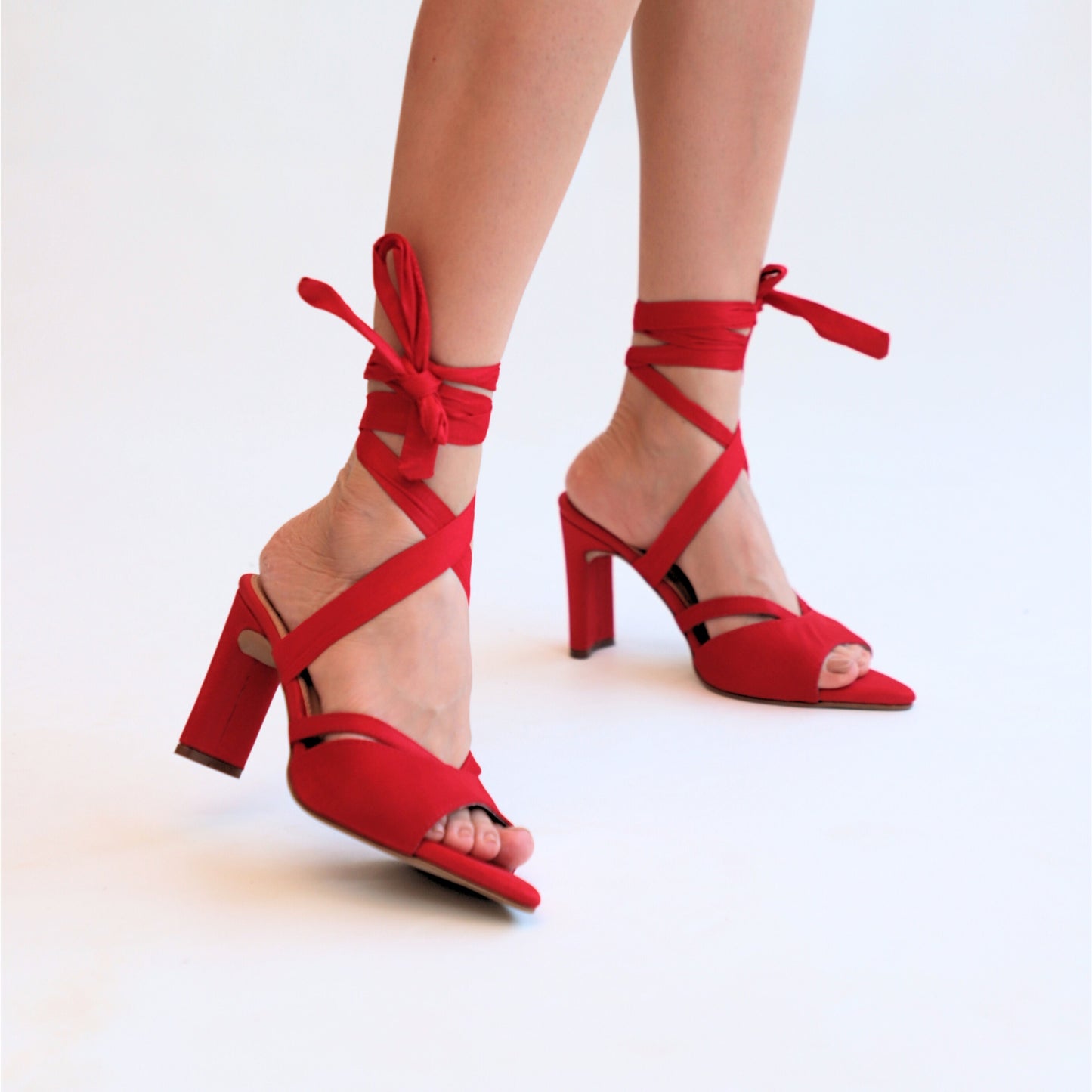 TACONES LILA ROJO