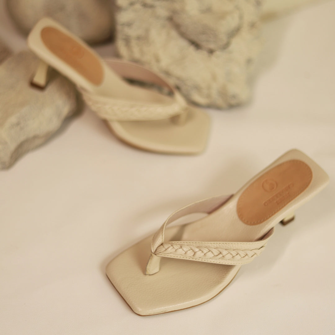 TACONES AGHATA BLANCO HUESO