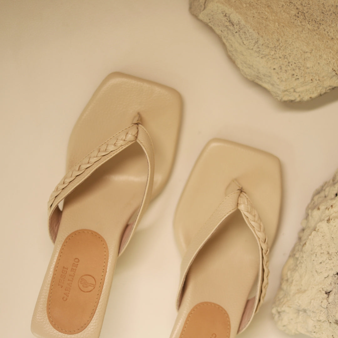 TACONES AGHATA BLANCO HUESO