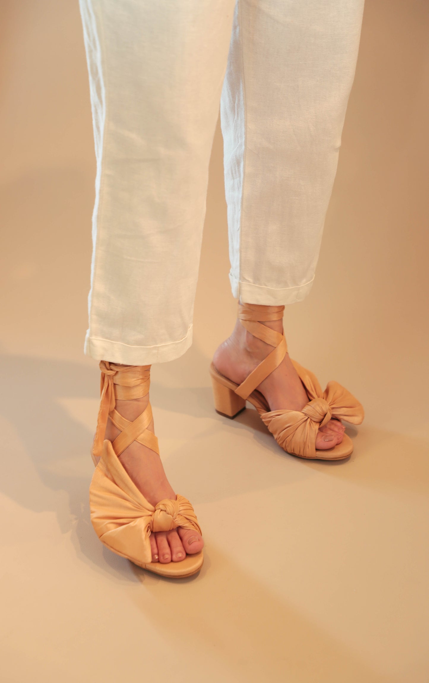 TACONES JULIETA CHAMPAGNE (PRODUCTO SIN POSIBILIDAD DE CAMBIO)