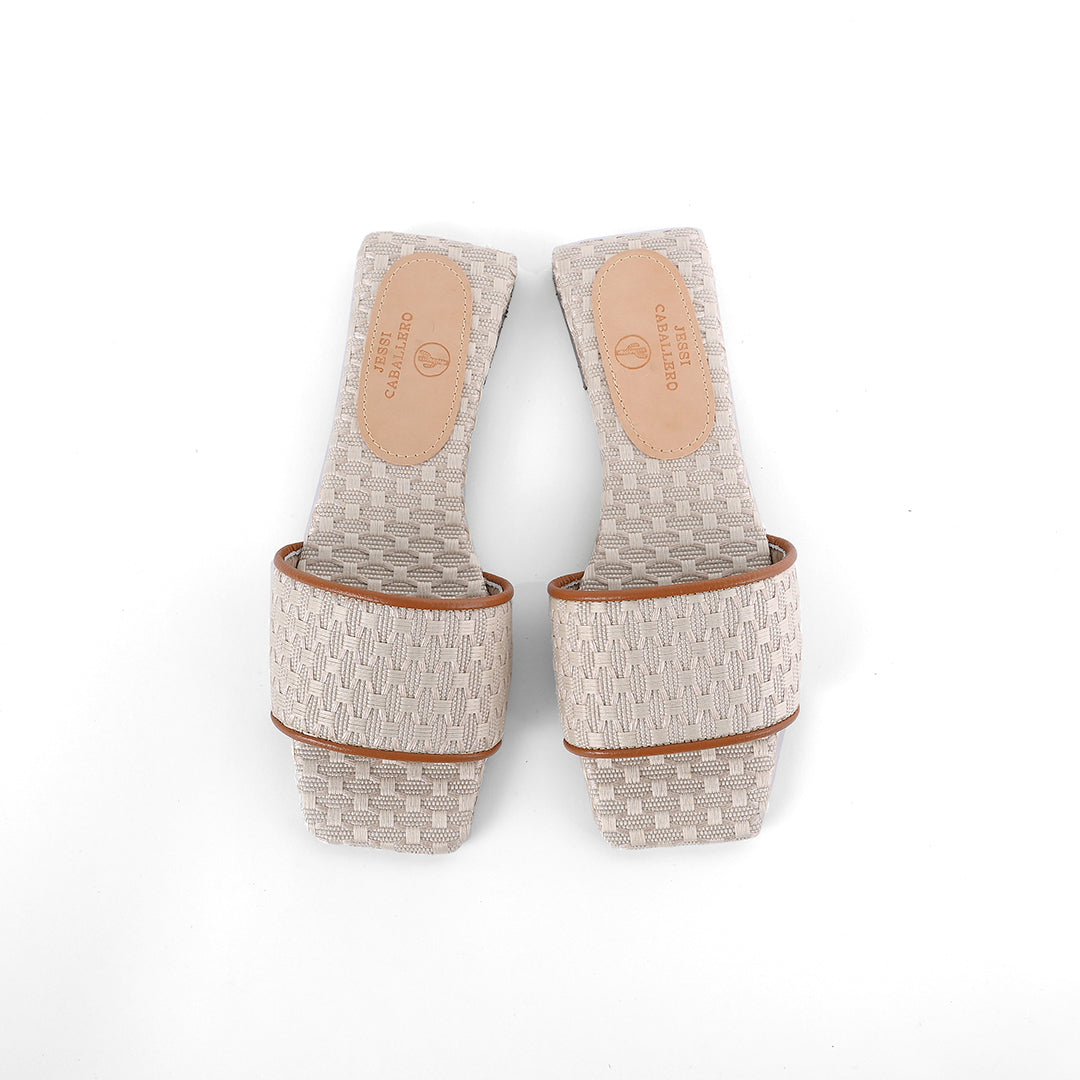 SANDALIA AYRA TEXTIL HUESO X MIEL